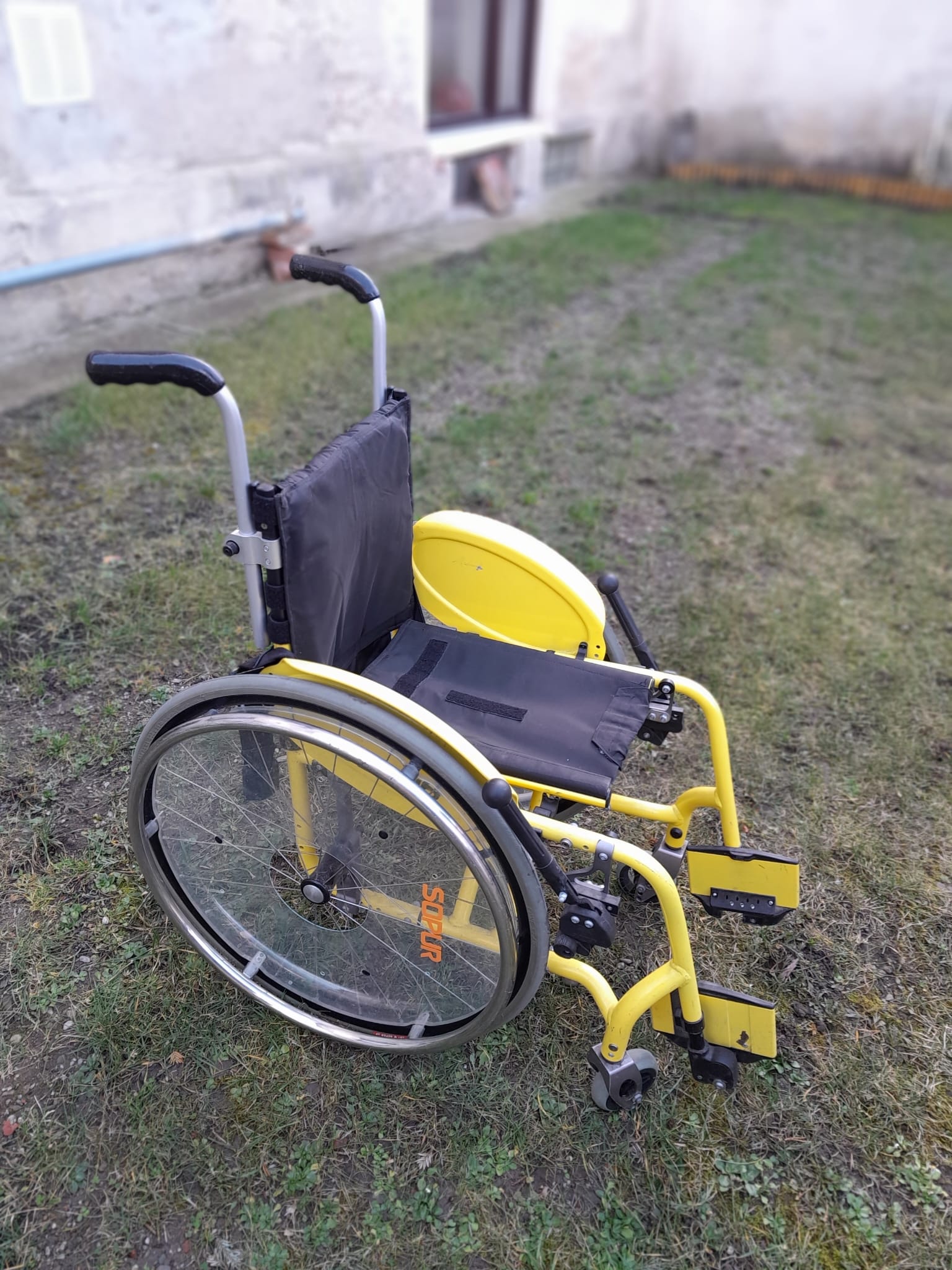 Půjčovna dětských invalidních vozíků - repasovaných